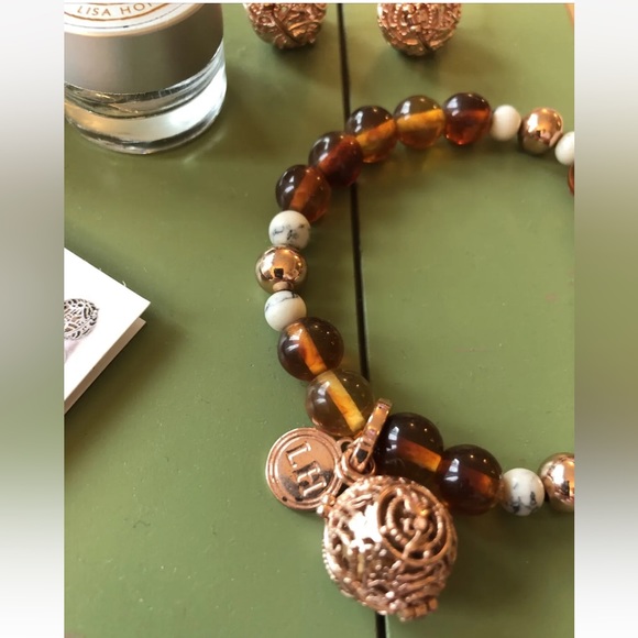 LISA HOFFMAN FINE FRAGRANCE JEWELRY EARRING, BRACELET, 2 BOTTLES TUSCAN FIG - Picture 8 of 9